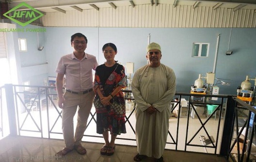 Manajer Penjualan Huafu Mengunjungi Pabrik Peralatan Makan di Luar Negeri